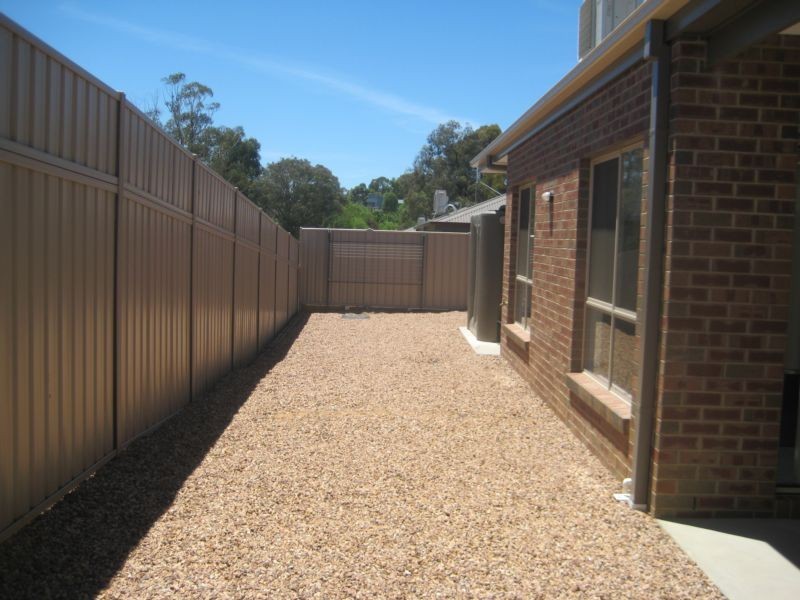 2/27 MacDougall Road, Golden Square VIC 3555