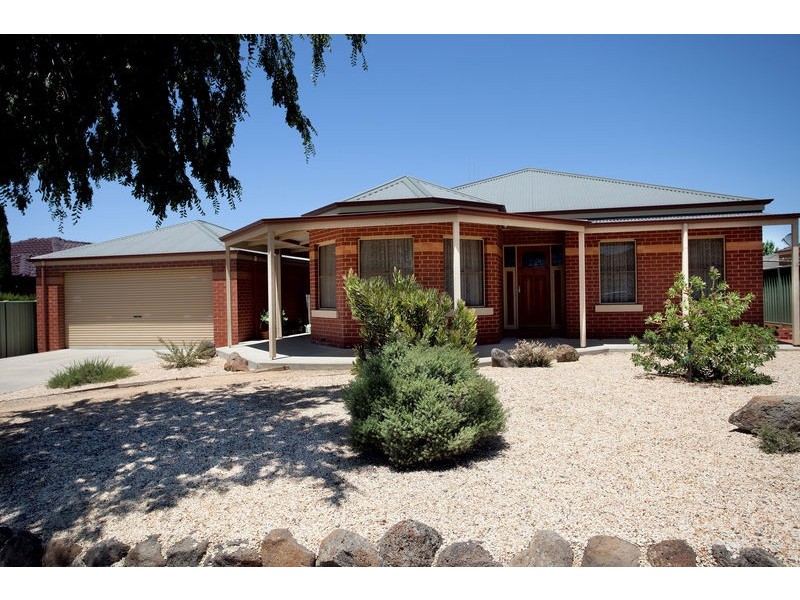 3 Orchard Walk, Strathfieldsaye VIC 3551