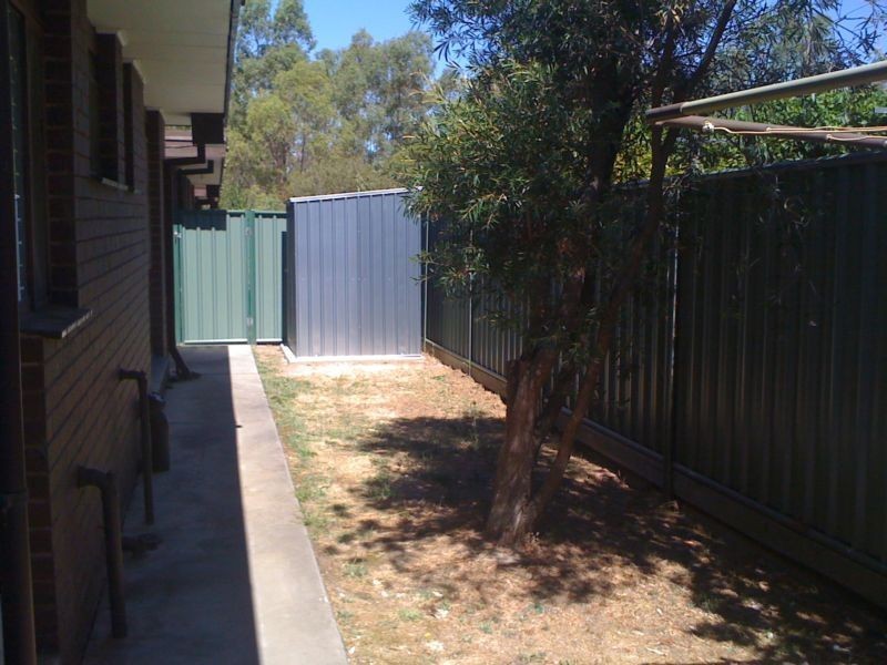 1/247 MacKenzie Street west, Kangaroo Flat VIC 3555