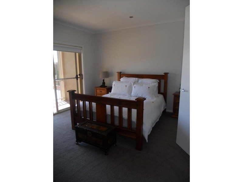 21/188 St Aidens Road, Kennington VIC 3550