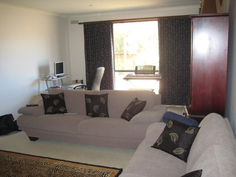 9 Louey Drive, White Hills VIC 3550