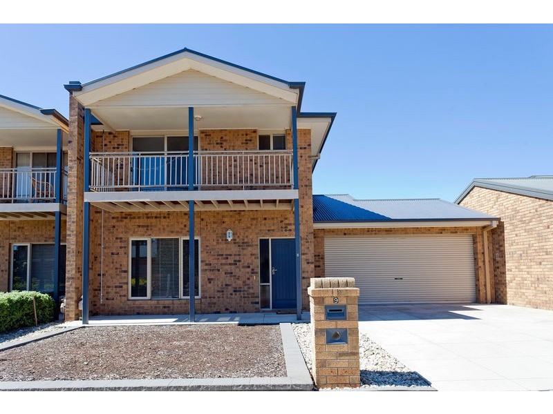 9 Wisteria Court, Flora Hill VIC 3550