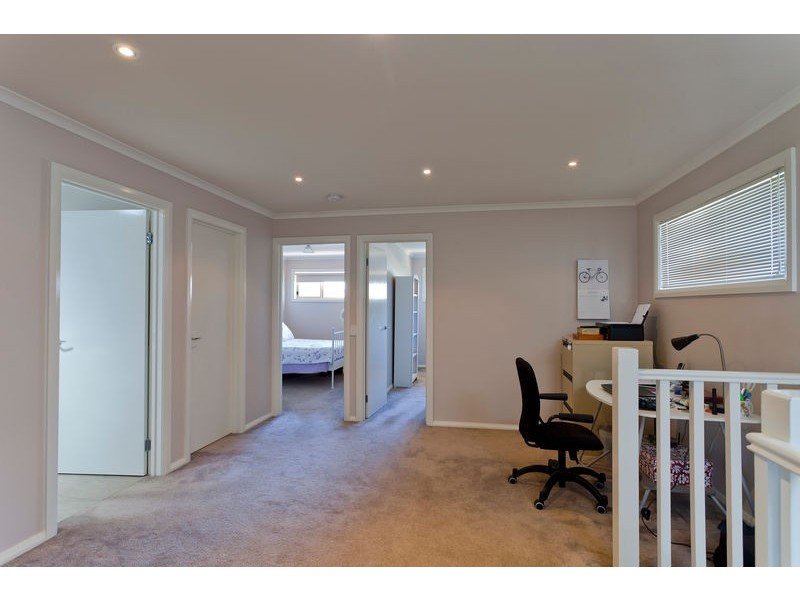 9 Wisteria Court, Flora Hill VIC 3550