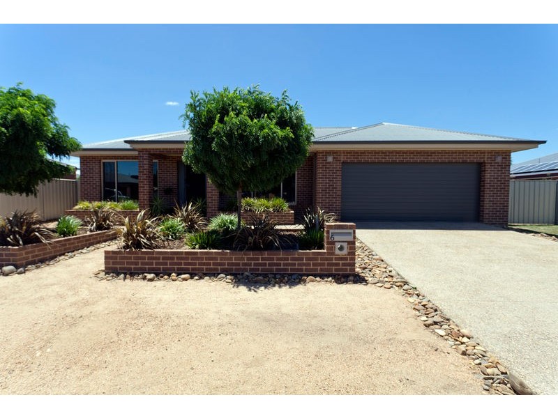 6 Dowker Street, Epsom VIC 3551