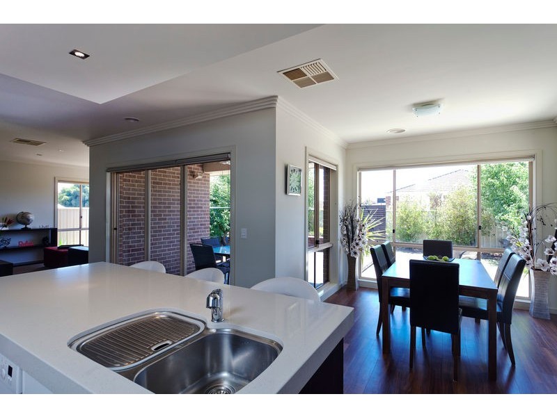 6 Dowker Street, Epsom VIC 3551