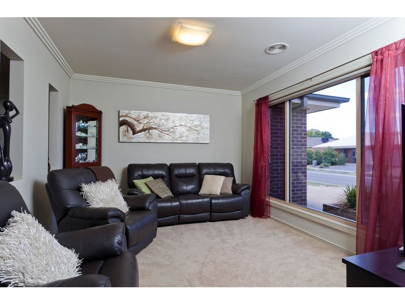 6 Dowker Street, Epsom VIC 3551