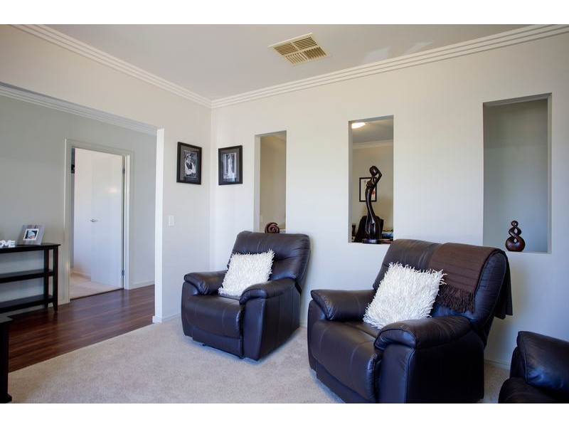 6 Dowker Street, Epsom VIC 3551