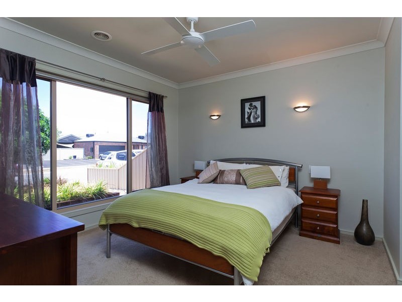 6 Dowker Street, Epsom VIC 3551