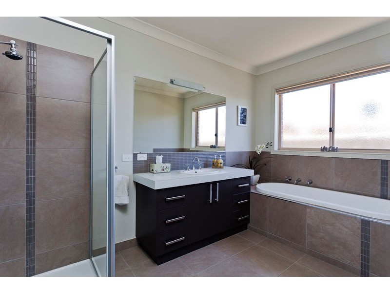 6 Dowker Street, Epsom VIC 3551