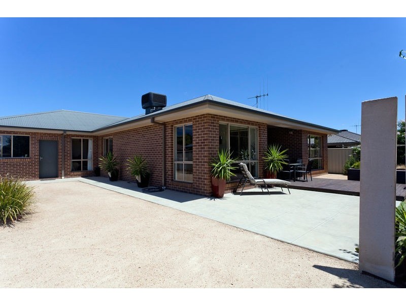 6 Dowker Street, Epsom VIC 3551