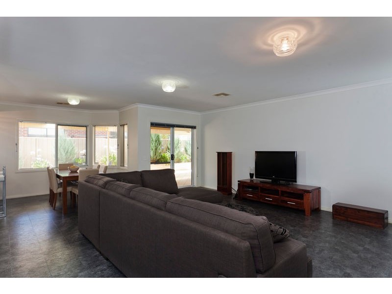 1 Saddle Court, Maiden Gully VIC 3551