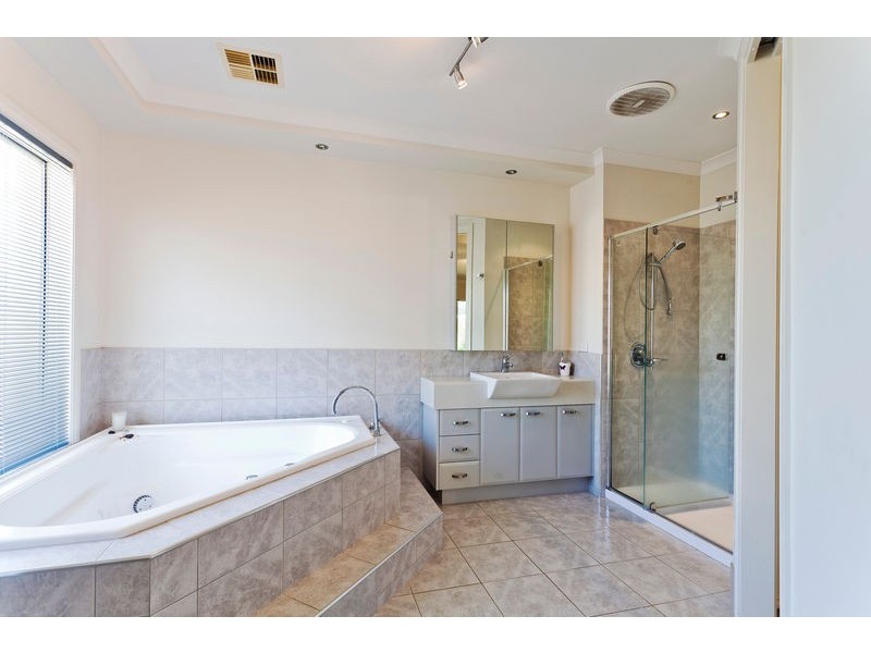 1 Saddle Court, Maiden Gully VIC 3551