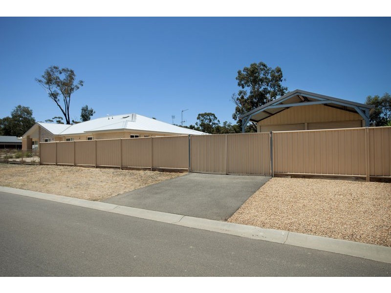 1 Saddle Court, Maiden Gully VIC 3551