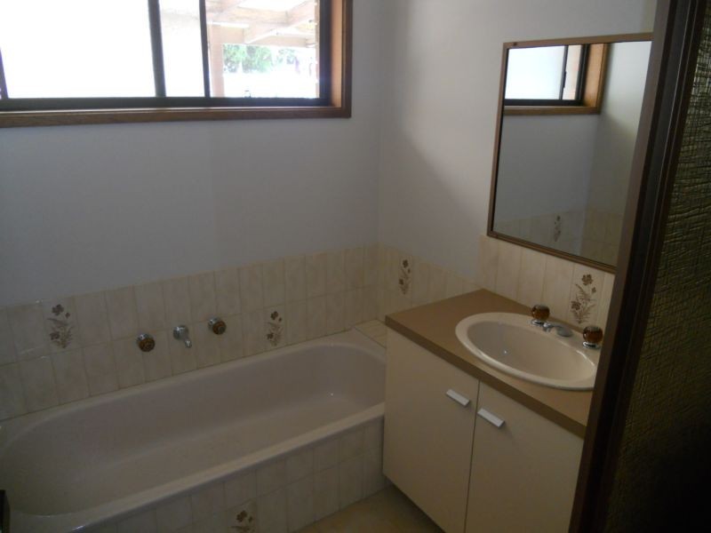 1/13 Leonard Street, Flora Hill VIC 3550