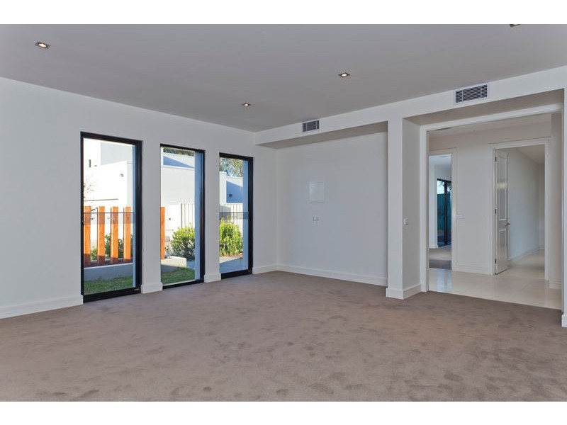 2 The Crest, Kennington VIC 3550