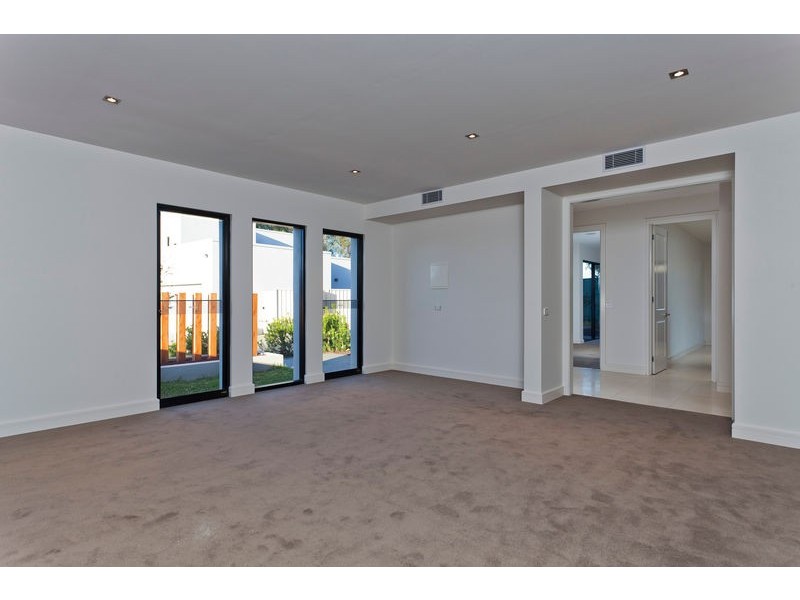2 The Crest, Kennington VIC 3550