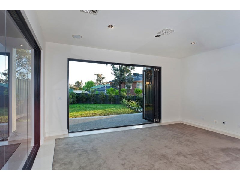 2 The Crest, Kennington VIC 3550