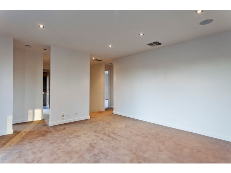 2 The Crest, Kennington VIC 3550