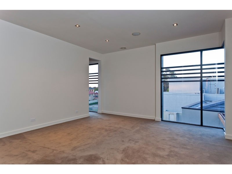 2 The Crest, Kennington VIC 3550