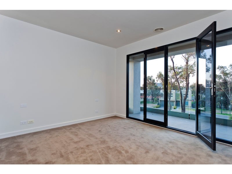 2 The Crest, Kennington VIC 3550