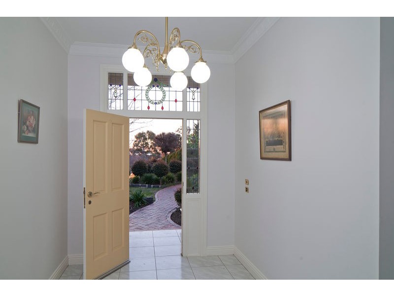 4 Essex Court, Strathdale VIC 3550