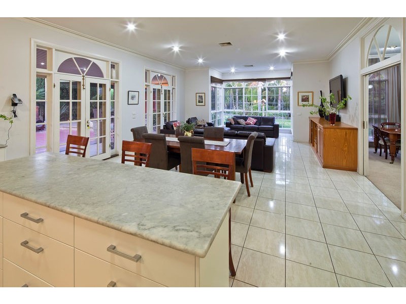 4 Essex Court, Strathdale VIC 3550