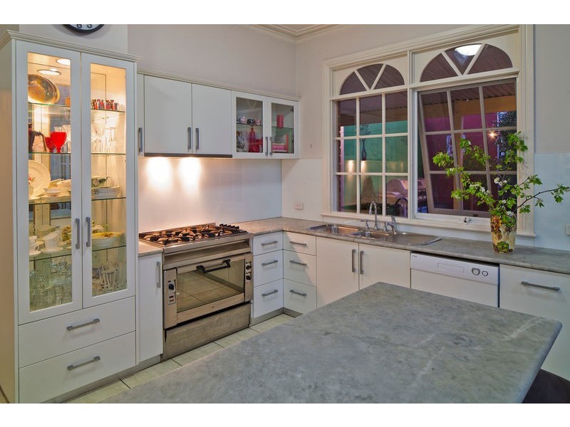 4 Essex Court, Strathdale VIC 3550