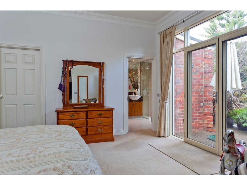 4 Essex Court, Strathdale VIC 3550