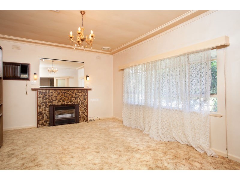 8 Lansell Street, Kangaroo Flat VIC 3555