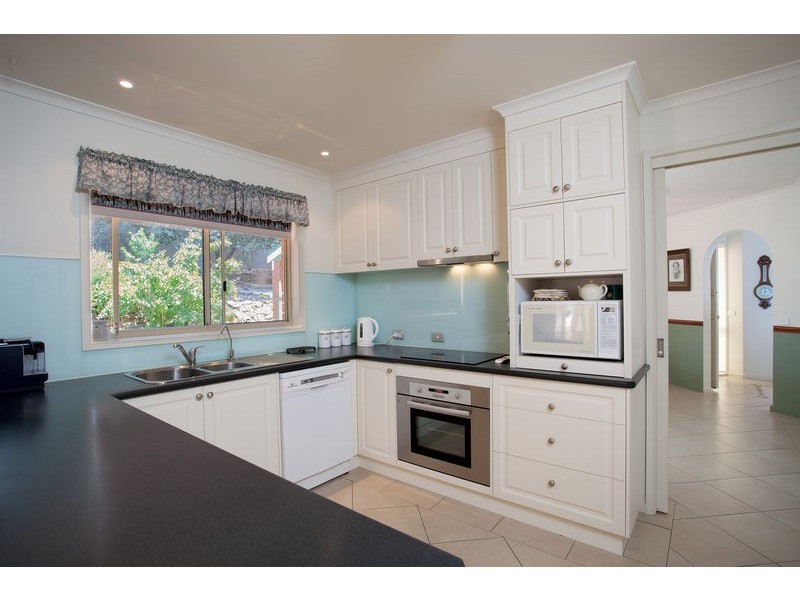 10 Hines Court, Kangaroo Flat VIC 3555