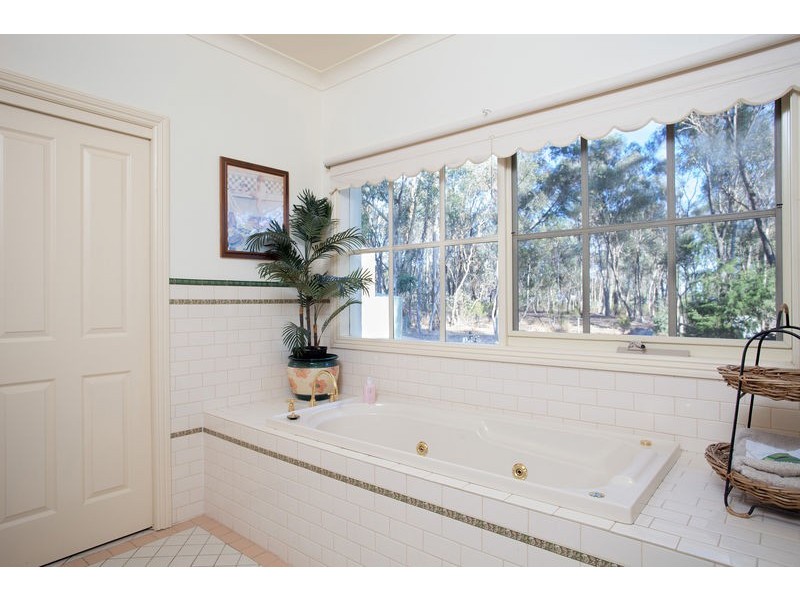 6 Woodlea Close, Strathfieldsaye VIC 3551