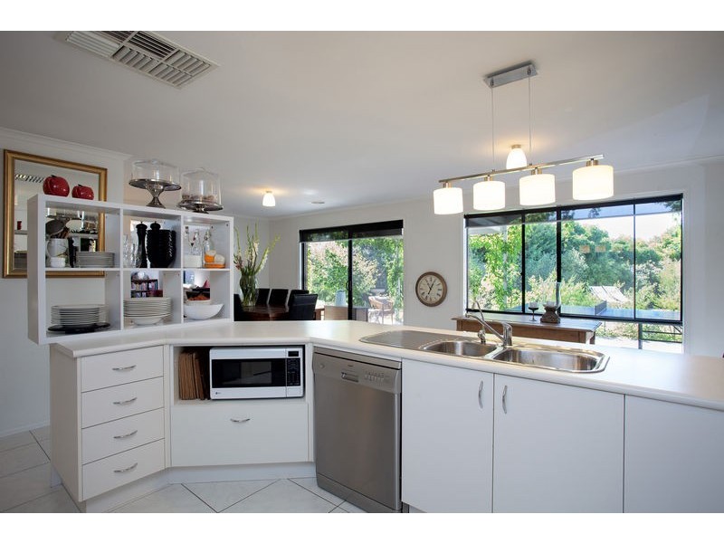 1 Arthurs Crescent, Strathfieldsaye VIC 3551