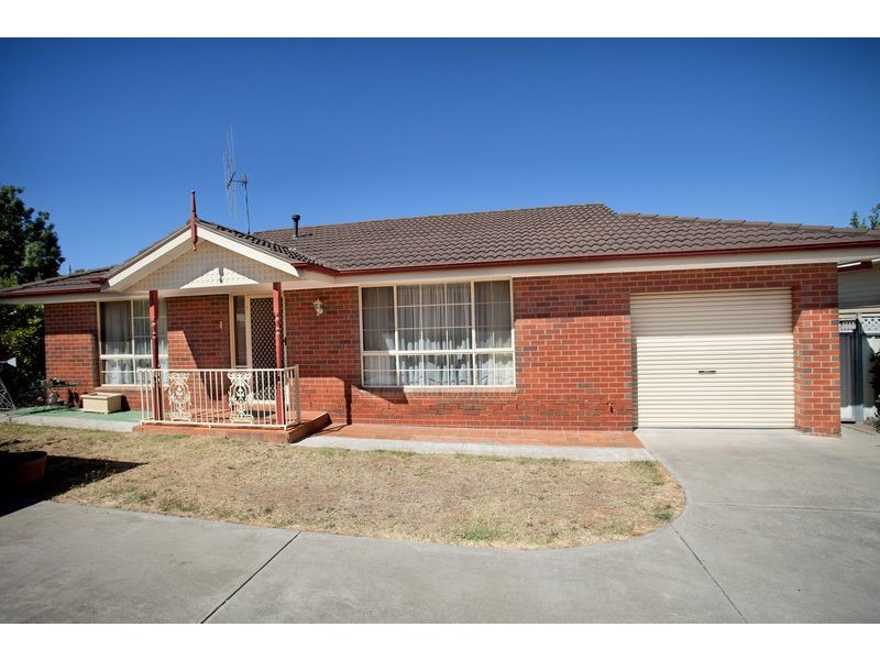 2/84 Condon Street, Strathdale VIC 3550