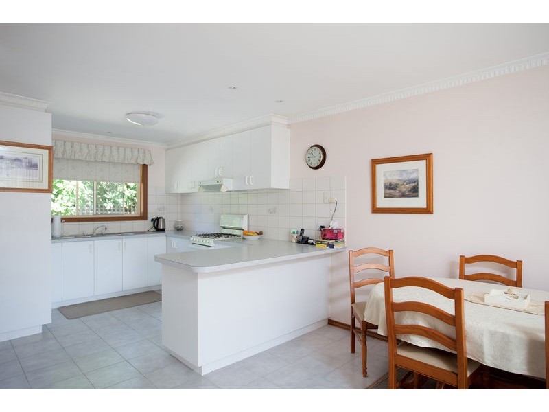 2/84 Condon Street, Strathdale VIC 3550