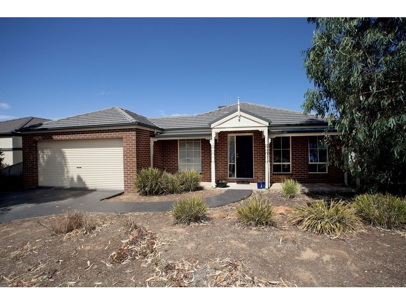 9 Cooba Drive, Epsom VIC 3551