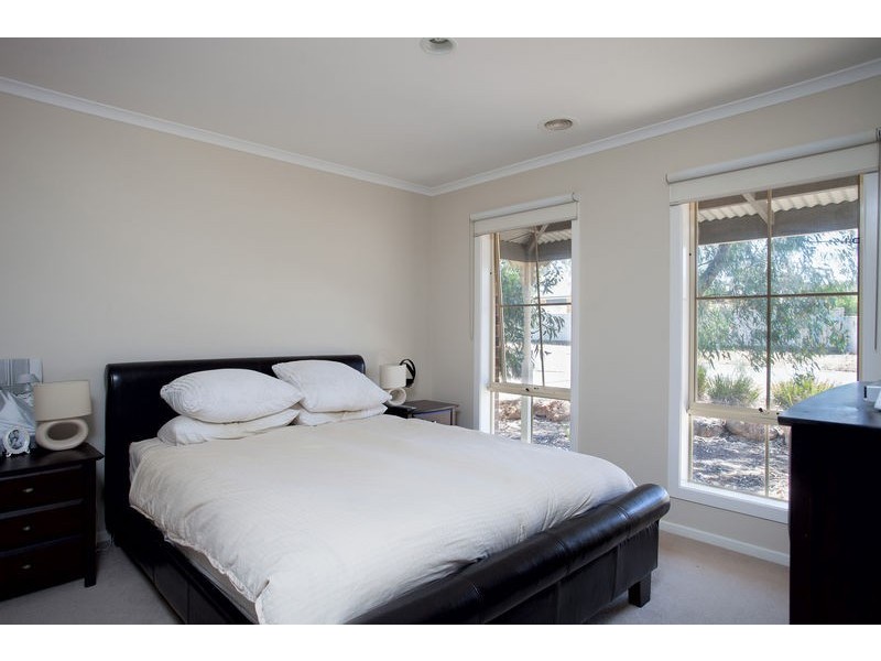 9 Cooba Drive, Epsom VIC 3551