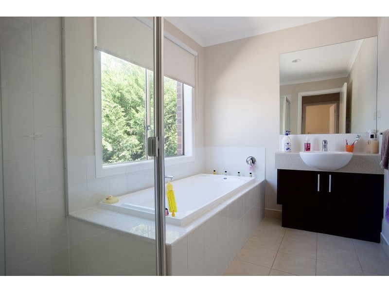 9 Cooba Drive, Epsom VIC 3551