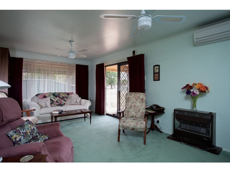 33 Weeroona Avenue, White Hills VIC 3550