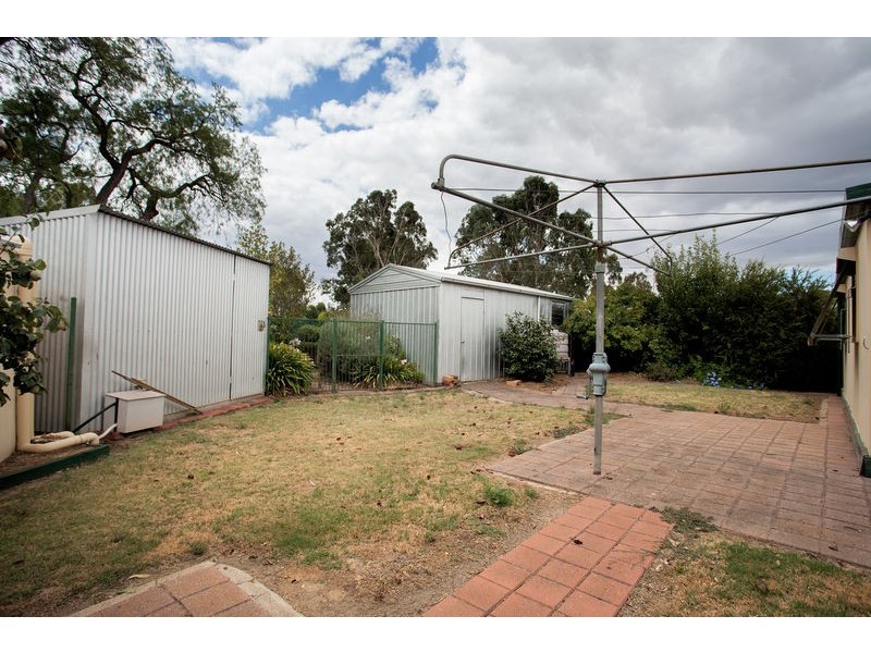 33 Weeroona Avenue, White Hills VIC 3550
