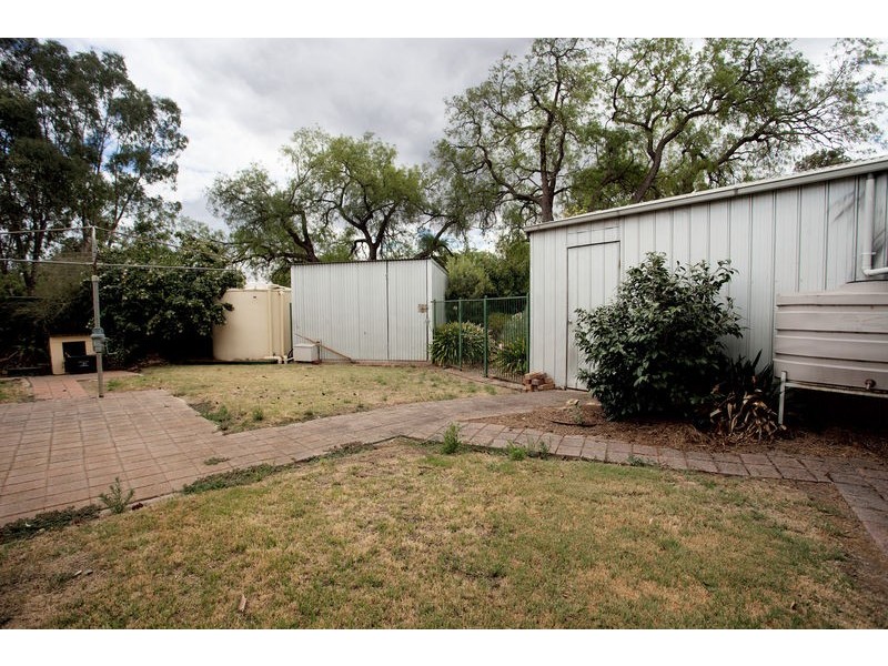 33 Weeroona Avenue, White Hills VIC 3550