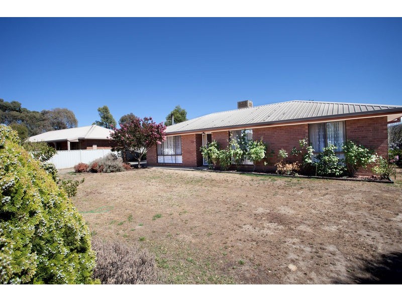 32 Redwood Drive, Strathfieldsaye VIC 3551