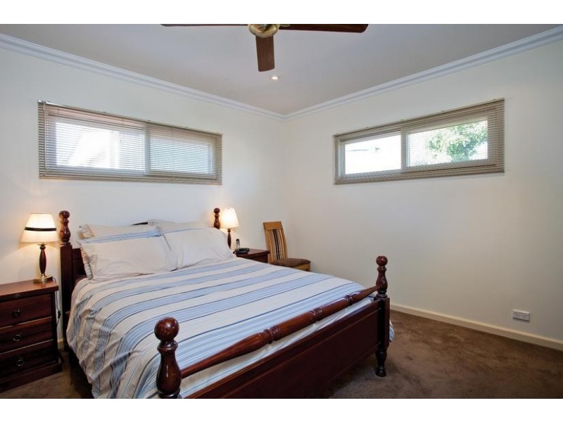 30 Nish Street, Flora Hill VIC 3550