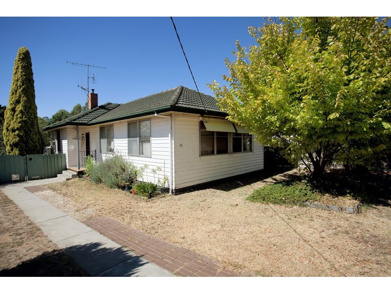 15 MacKenzie Street West, Golden Square VIC 3555