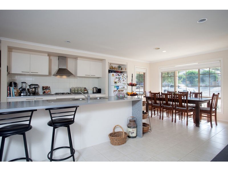 42 Peacock Drive, Epsom VIC 3551