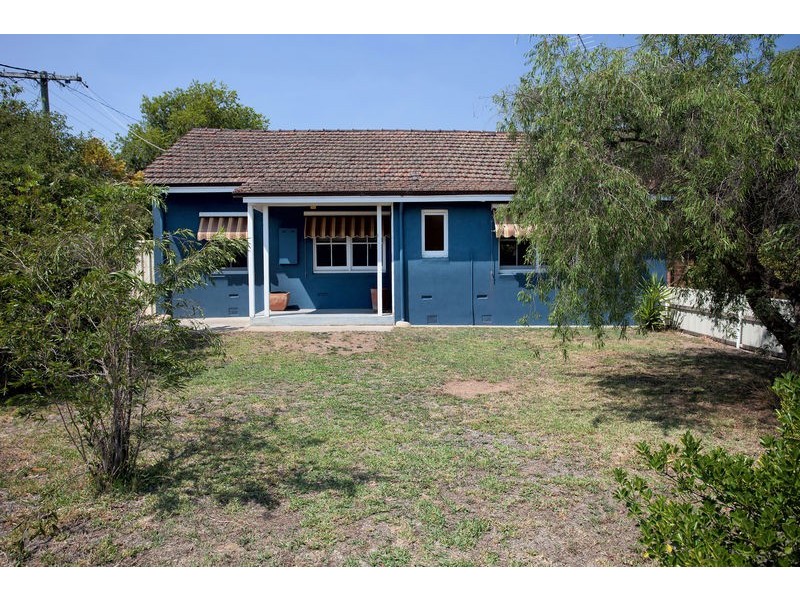 1 Churchill Avenue, Flora Hill VIC 3550