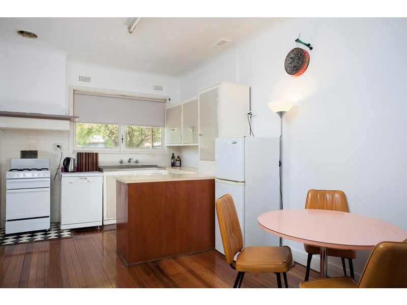 1 Churchill Avenue, Flora Hill VIC 3550