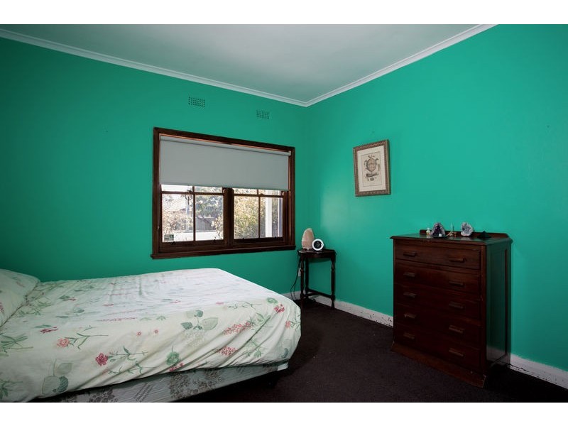 1 Churchill Avenue, Flora Hill VIC 3550