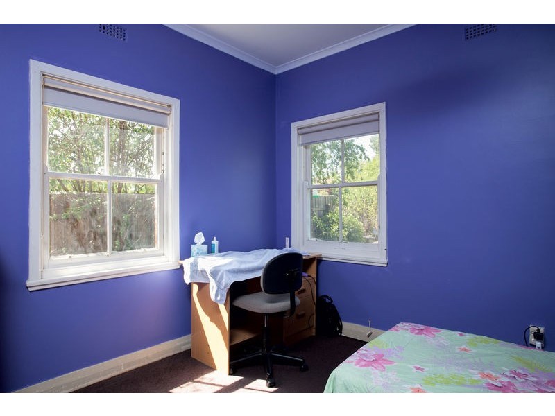 1 Churchill Avenue, Flora Hill VIC 3550