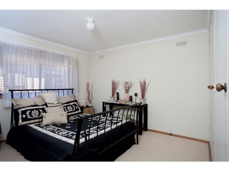 2/5 Carpenter Street, Kangaroo Flat VIC 3555