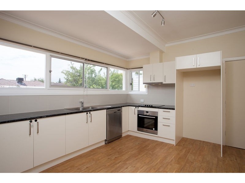 18 Pleasant Vale Crescent, Flora Hill VIC 3550